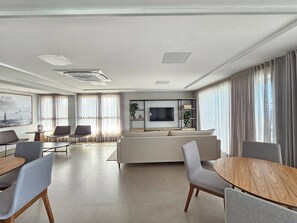 Télévision, espaces bureaux