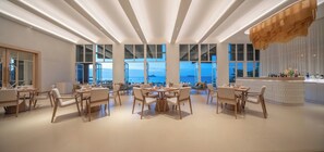 Petit déjeuner buffet compris tous les jours