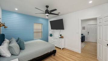 1 多间卧室、办公桌、旅行婴儿床、免费 WiFi