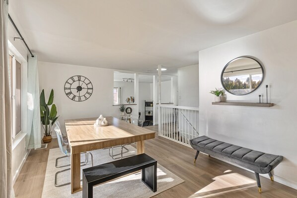 Dining - 4BD/3BA MTN Views/HTUB Close to Ski Resorts (Cottonwood Heights)