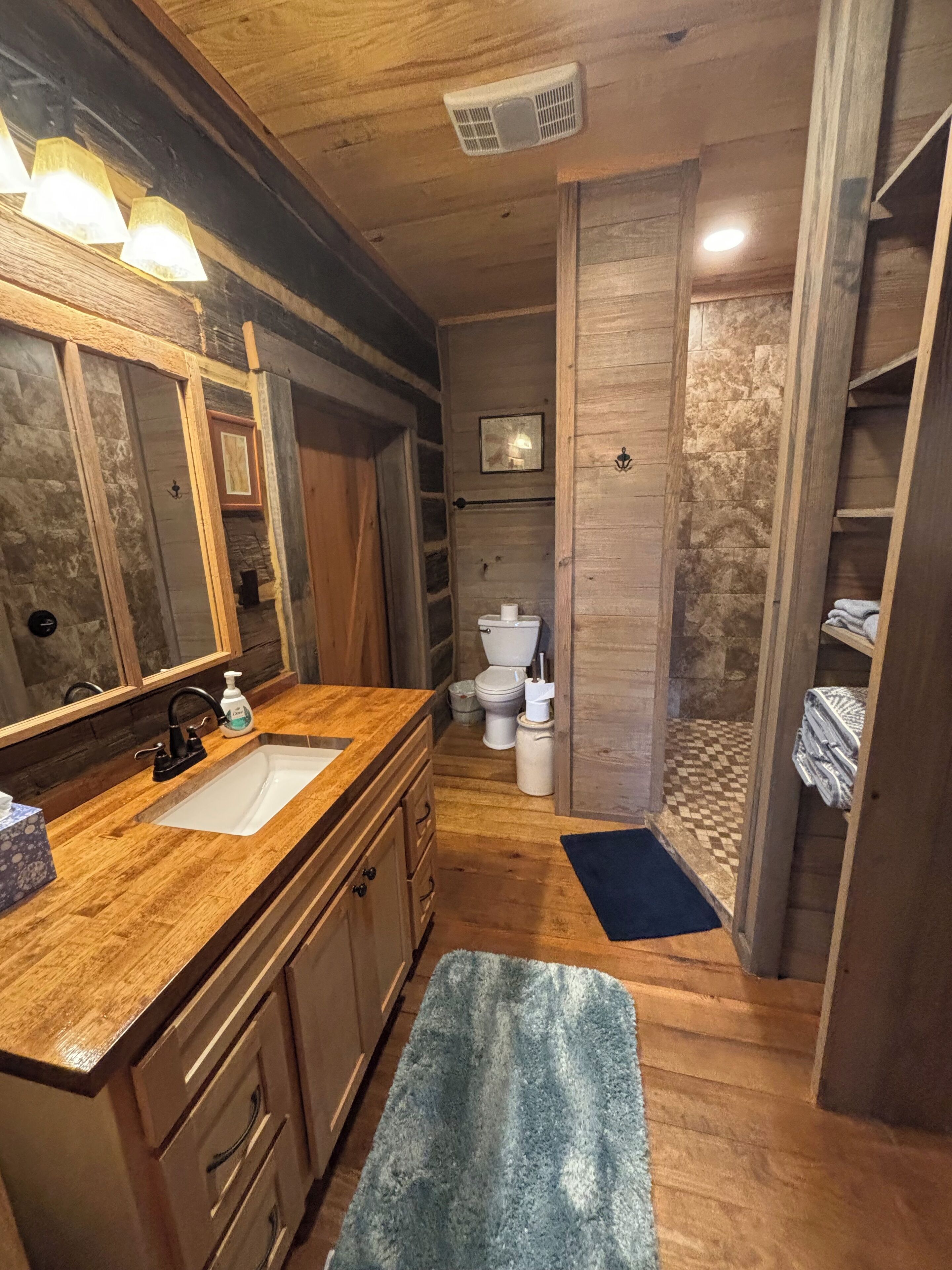 淋浴设施、吹风机、毛巾、肥皂