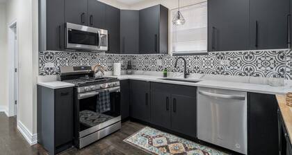 Spacious / New Home - 8BD/4BTH - Sleeps 16 + Garage!