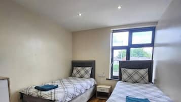 1 chambre, fer et planche Ă repasser, Wi-Fi, draps fournis