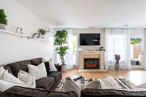 Smart TV, fireplace, video games