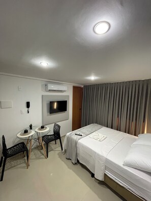 Laptop workspace, blackout drapes, iron/ironing board, free WiFi - Melhores Flats - Incrível à beira mar (João Pessoa)