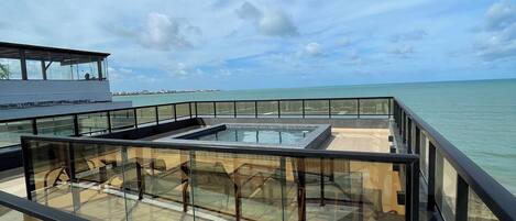 Piscine sur le toit