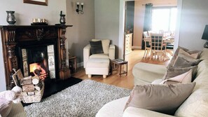 Télévision, cheminée