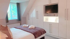 3 bedrooms, WiFi, bed sheets