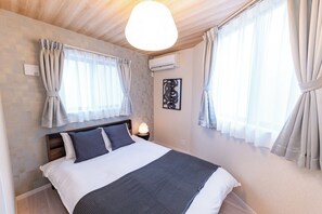 5 Schlafzimmer, Schreibtisch, Bügeleisen/Bügelbrett, kostenloses WLAN