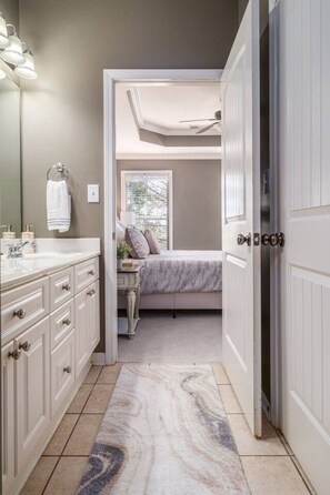 Jetted tub, hair dryer, towels, soap