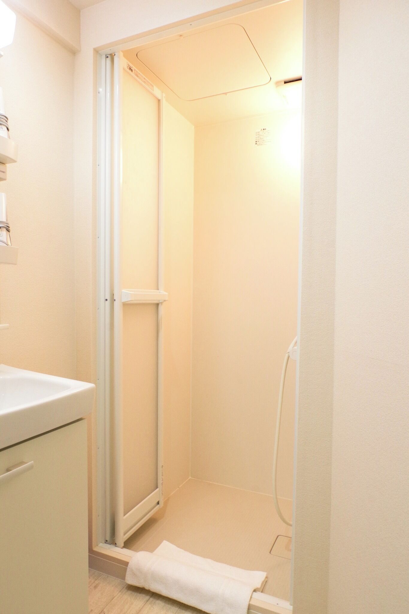 Hair dryer, towels