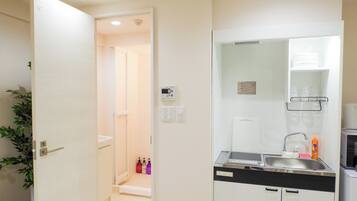 Fridge, microwave, stovetop, electric kettle