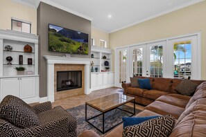 Smart TV, video games, table tennis - Theater, Games Room | Kids Themed Bedrooms | Private Pool (Kissimmee)