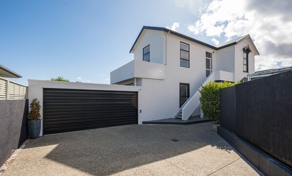 Exterior - Guest House on Grove - short walk to Nelson city centre (Nelson)