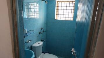Appartement Confort, balcon, vue jardin | Salle de bain