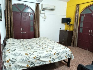 Căn hộ tiện nghi đơn giản, ban công, quang cảnh vườn | 1 phòng ngủ, két bảo mật tại phòng, bàn