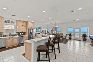Fridge, microwave, oven, stovetop - Prestigious Private Home with Oceanfront Pool! (South Padre Island)