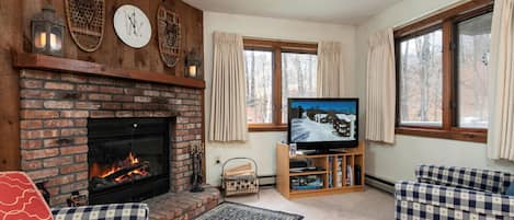 Smart TV, fireplace
