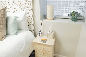 2 bedrooms, desk, iron/ironing board, WiFi