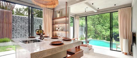 Villa Luxury, vista piscina | Sala da pranzo