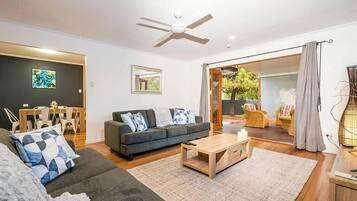 Rumah, 4 kamar tidur | Area keluarga | TV layar datar