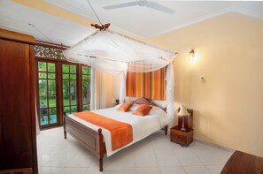 3 makuuhuonetta, työpöytä, ilmainen Wi-Fi