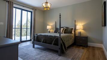 5 bedrooms, iron/ironing board, travel crib, free WiFi