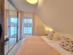 3 bedrooms, iron/ironing board, WiFi