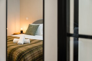 1 bedroom, iron/ironing board, internet, bed sheets