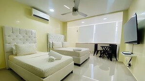 Family Apartment | 1 bedroom, iron/ironing board, free WiFi - Crisforo Colombo (Cartagena)