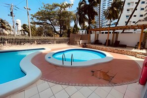 Appartement familial | Piscine | 14 piscines extérieures