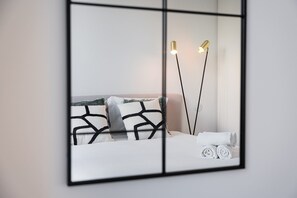 1 bedroom, desk, Internet, bed sheets - GuestReady - Modern ambience in Porto (Porto)