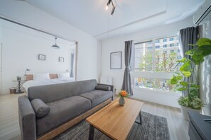 Flat-screen TV, fireplace