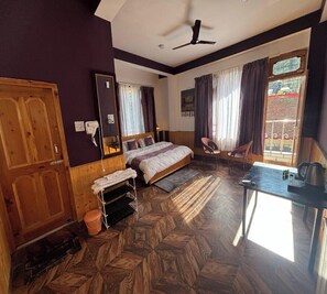 Luxury Room, Mountain View | 1 bedroom, laptop workspace, free WiFi