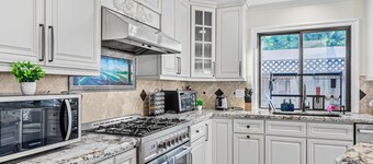 Spacious 7-bedroom house in delightful San Jose with WiFi, AC