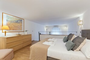 1 bedroom, internet, bed sheets - Designer two-level apartment in the heart of Trastevere (Roma)