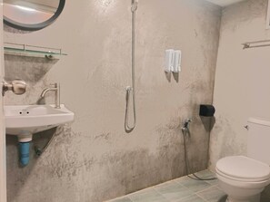 Standard Double Room | Bathroom - The Bay Koh Mook (Ko Mook)