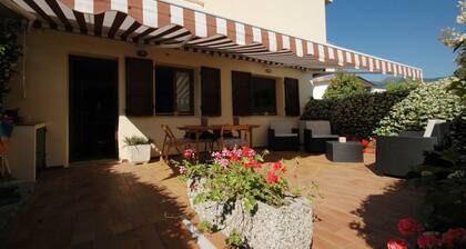 Modern and comfortable just a few steps from the sea