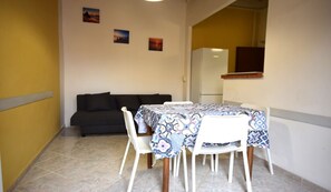 Dining - A stone's throw from the sea (Marina di Campo)