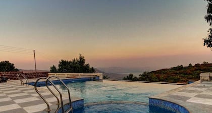 Royal Resort