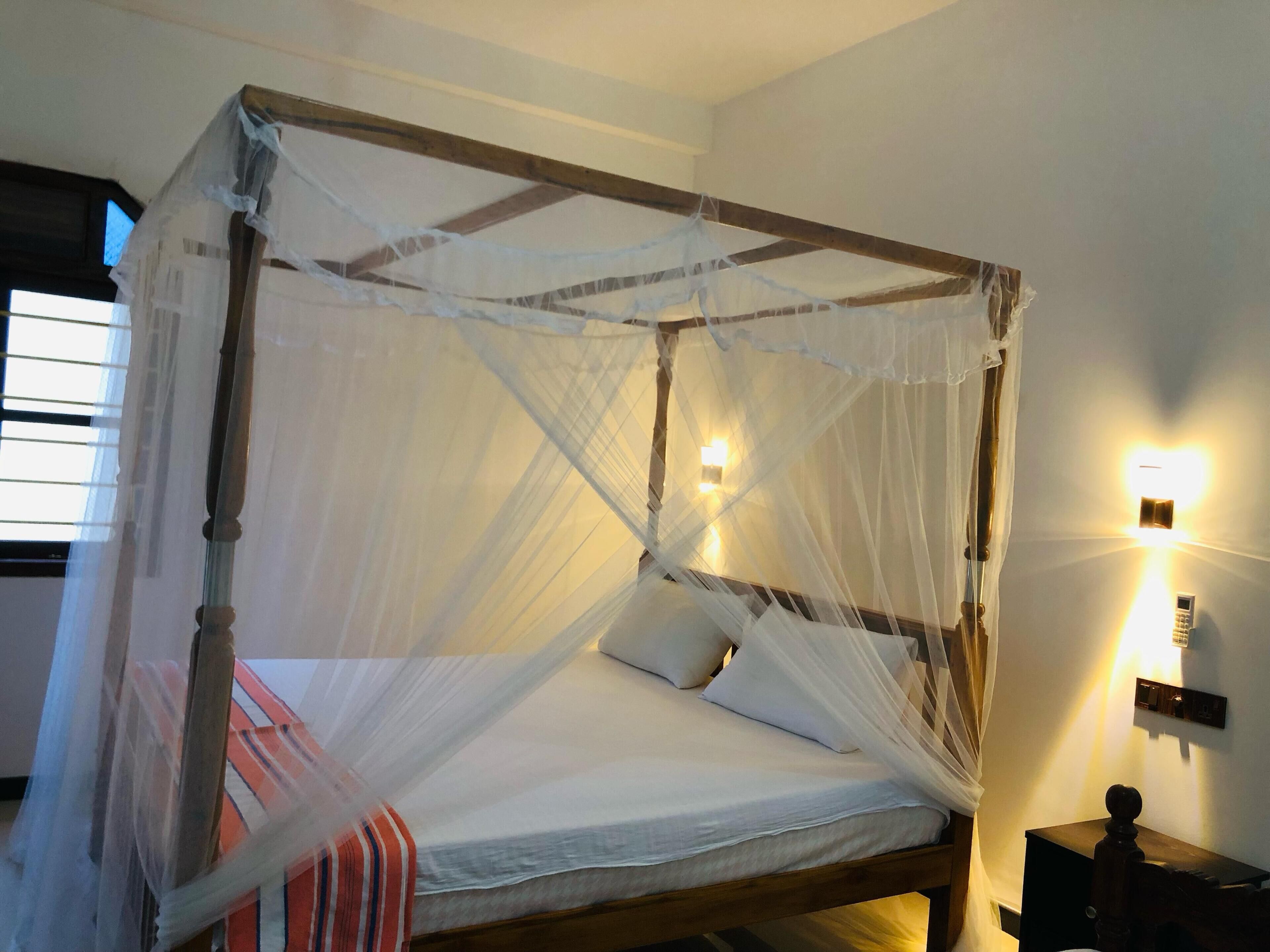 Family Cabin | Desk, laptop workspace, soundproofing, free WiFi