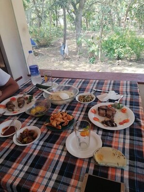Free daily continental breakfast  - Calm Garden Cabanas (Tangalle)