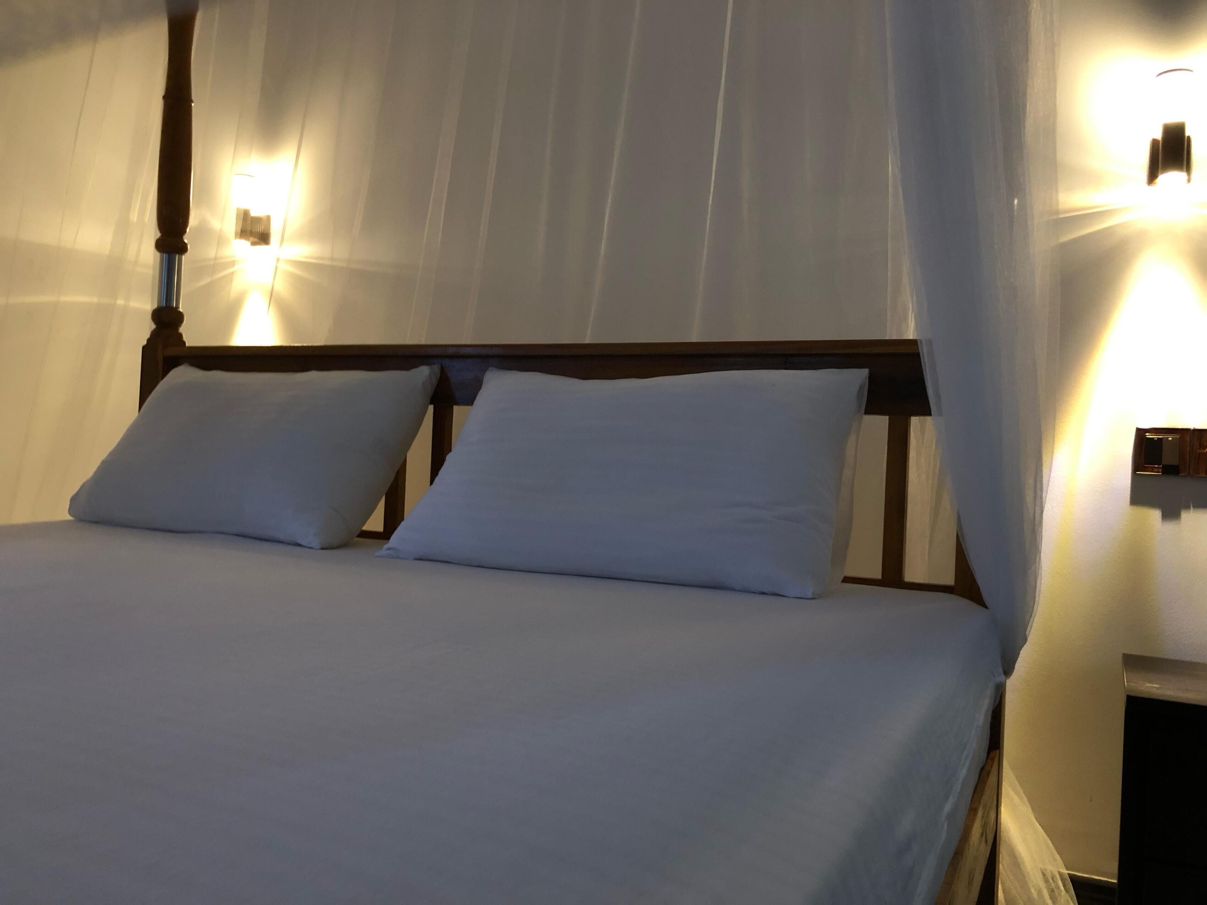 Bureau, espace de travail pour ordinateur portable