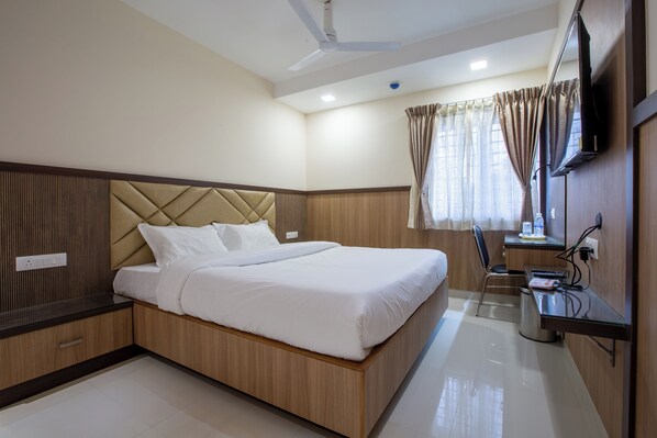 Hypo-allergenic bedding, soundproofing, free WiFi