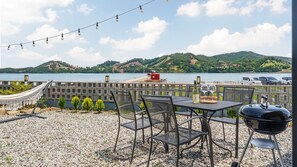 Basic Room, 1 Bedroom (B-05(Ocean view / Private BBQ)) | 1 bedroom, free WiFi - Namhae Yujane Pension (Namhae)