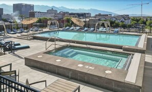 Opvarmet pool
