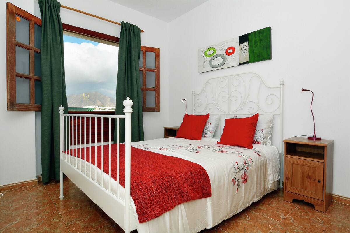 Comfort appartement, 2 slaapkamers | 6 slaapkamers, individueel gemeubileerd, een strijkplank/strijkijzer