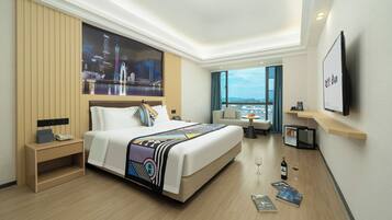 Comfort Single Room | Blackout drapes, free WiFi