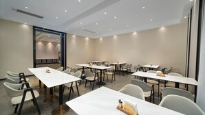 Breakfast area - Yizhi X Hotel - Guangzhou Baiyun Airport (Guangzhou)