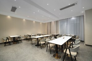 Daily buffet breakfast (CNY 29 per person) - Yizhi X Hotel - Guangzhou Baiyun Airport (Guangzhou)